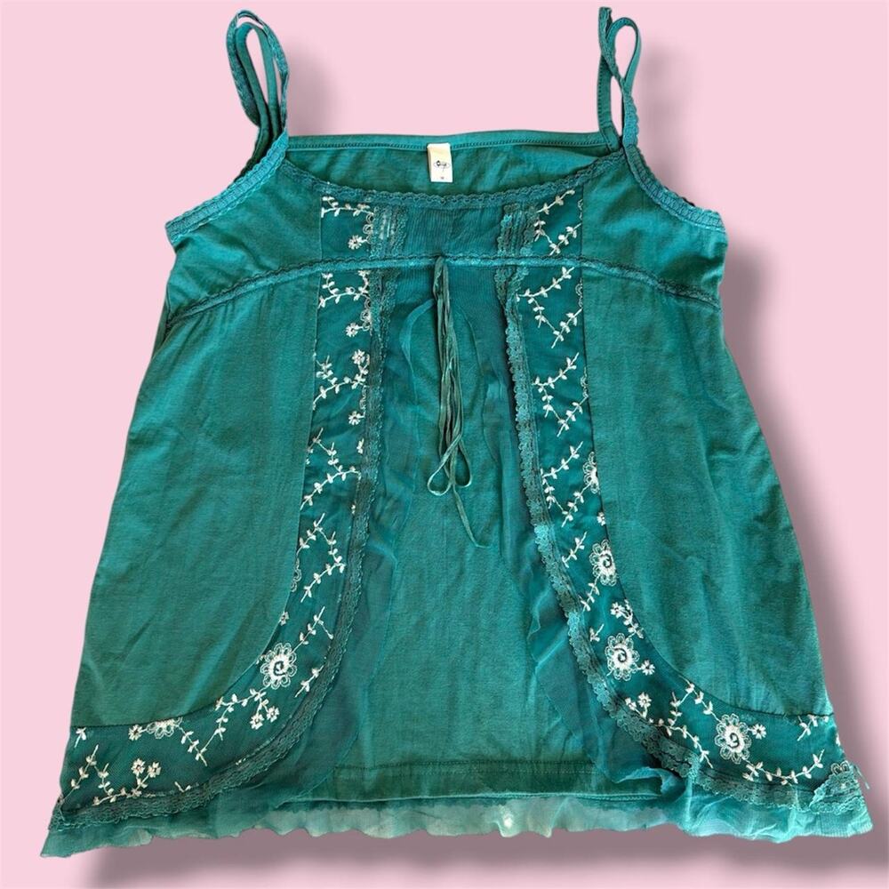 Y2K Fairycore Green lace cami top with white floral embroidery, size M